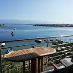Burela 3* Nin