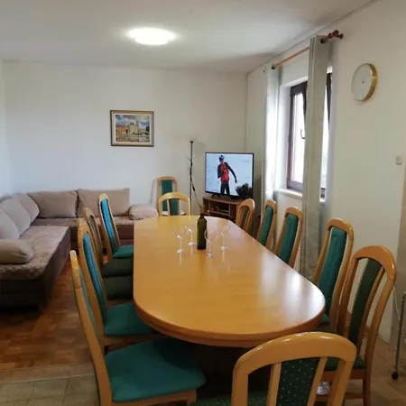 Burela بيت ضيافة نين