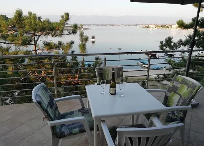 Burela بيت ضيافة 3*