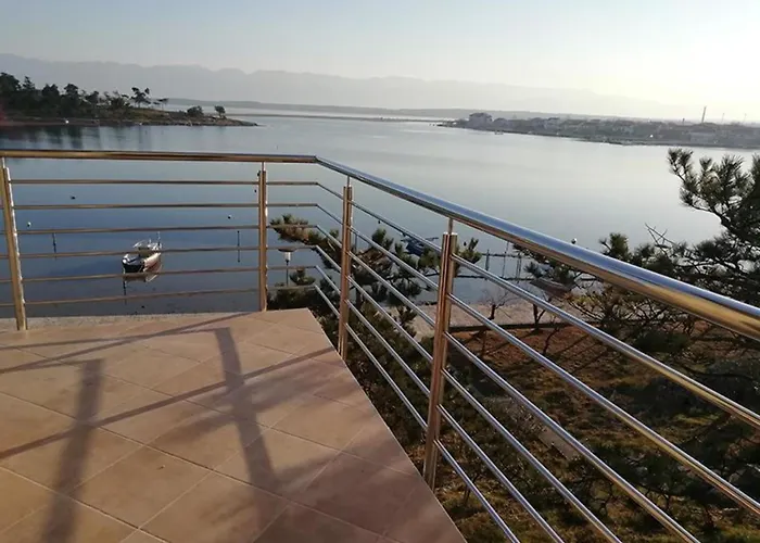 Burela بيت ضيافة نين