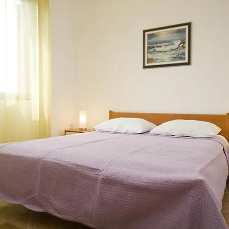 Burela Guest house *
